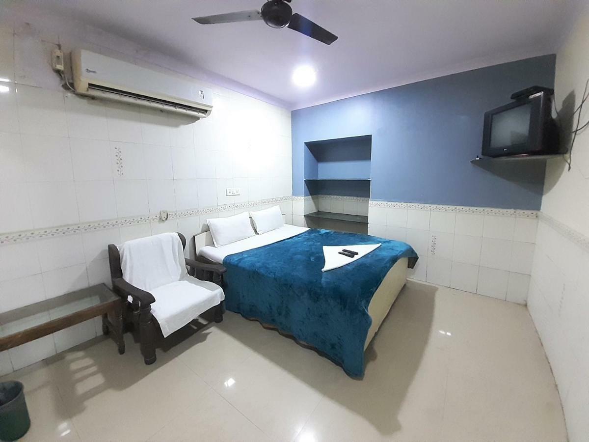Hexa Metro Plaza Hotell Mumbai Exteriör bild