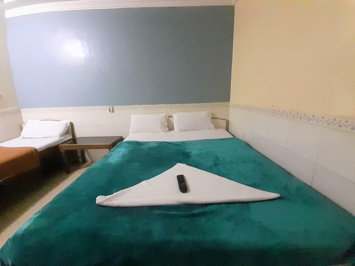 Hexa Metro Plaza Hotell Mumbai Exteriör bild