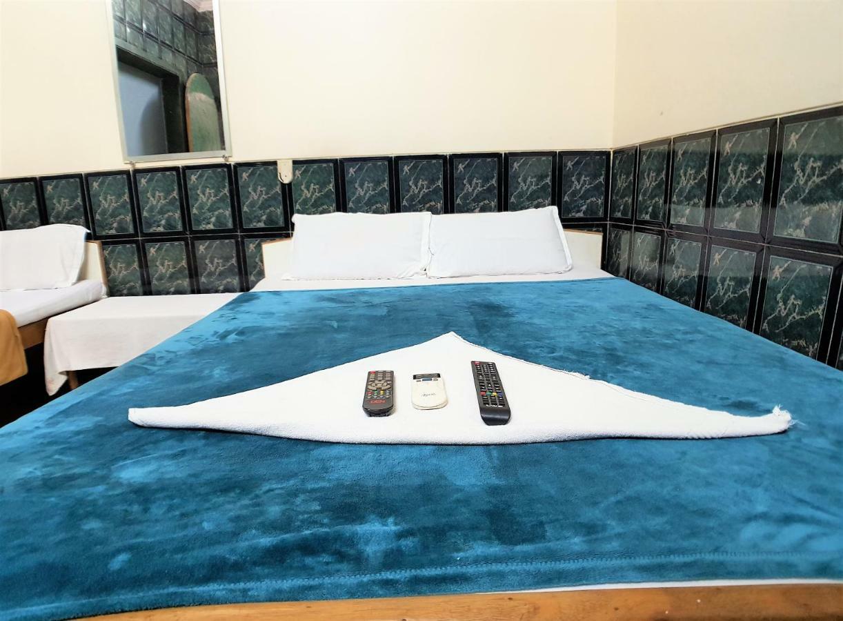 Hexa Metro Plaza Hotell Mumbai Exteriör bild